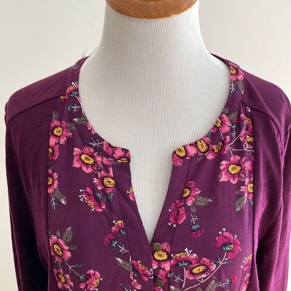 NWT St. John’s Bay Purple long roll up sleeve Flowers  women’s large  ST 11 - Picture 3 of 9